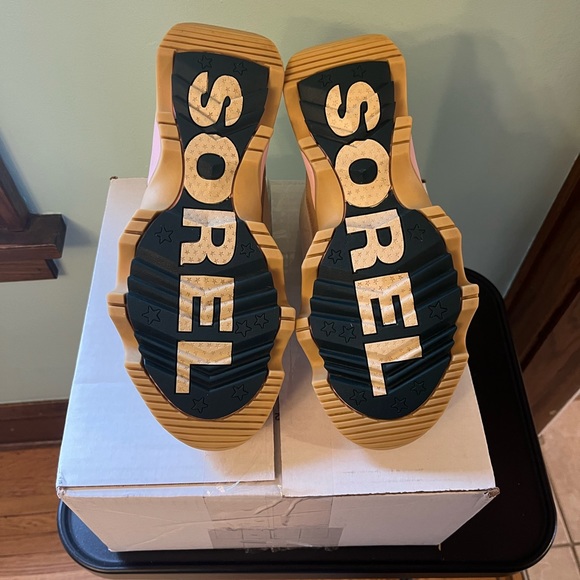 Sorel Kinetic Impact Caribou boot - Picture 2 of 7